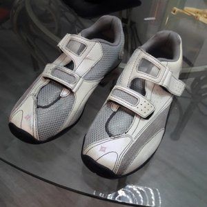 Cycling Shoes Sonoma Body Geometry 8.5 Specialized Gray White Womens Bike Shoes